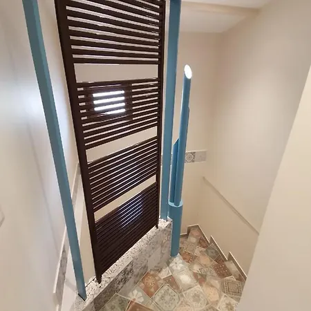 Oda ve Kahvaltı Le Metro 4*