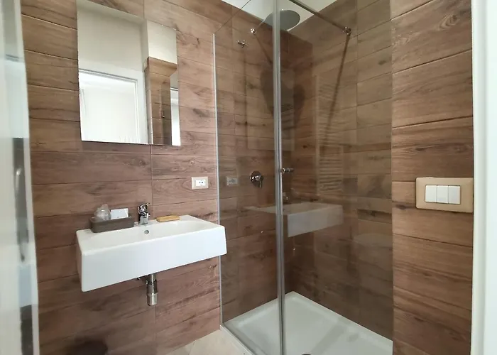 Le Metro Frühstückspension 3*