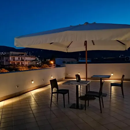 Le Metro 3* كاريني