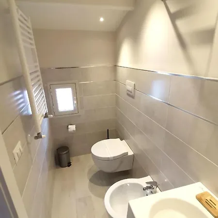 Le Metro Bed & Breakfast 4*