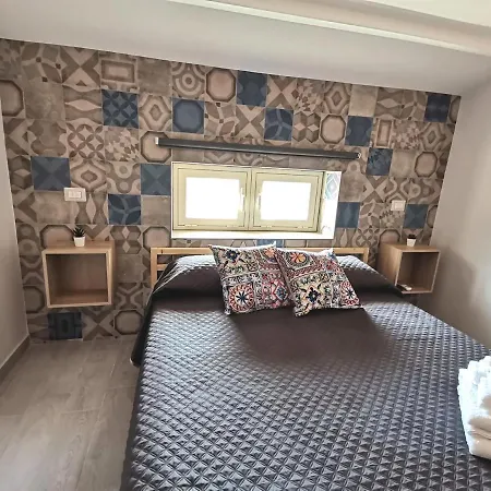 Le Metro Bed & Breakfast *