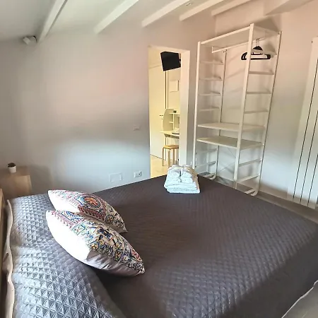 Le Metro Bed & Breakfast *
