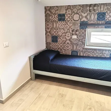 فندق مبيت وإفطار Le Metro 3*