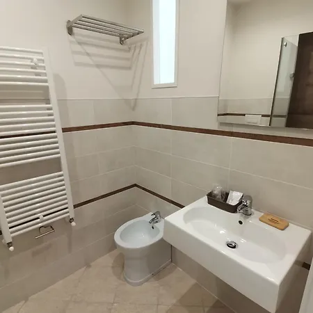 Le Métro Bed and breakfast 4*