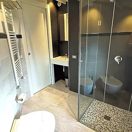 Le Metro Bed & Breakfast